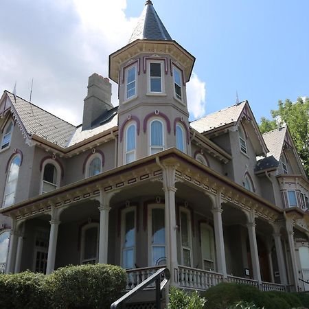 The Joshua Wilton House Harrisonburg Exterior foto